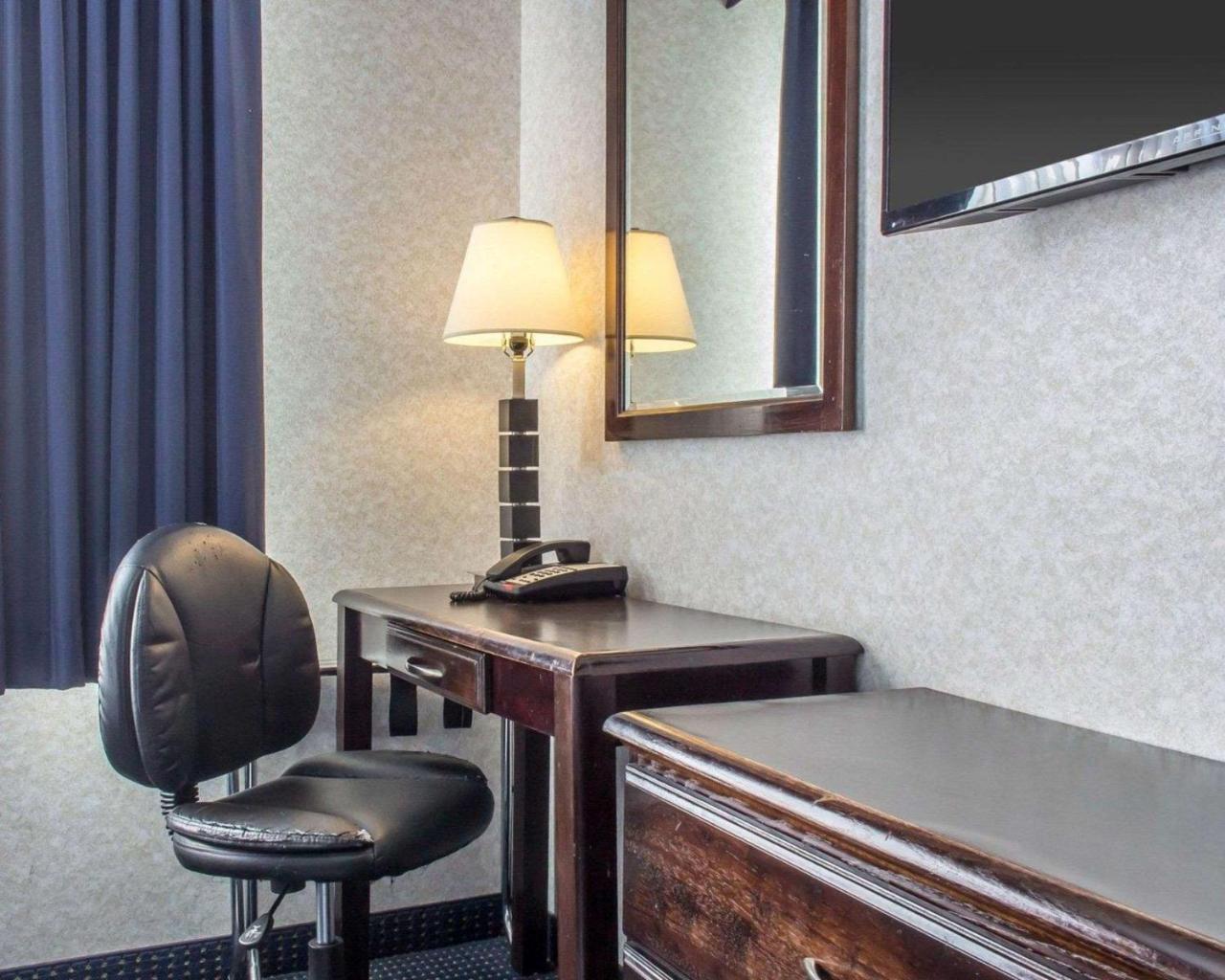 Paramount Inn Floral Park Eksteriør billede