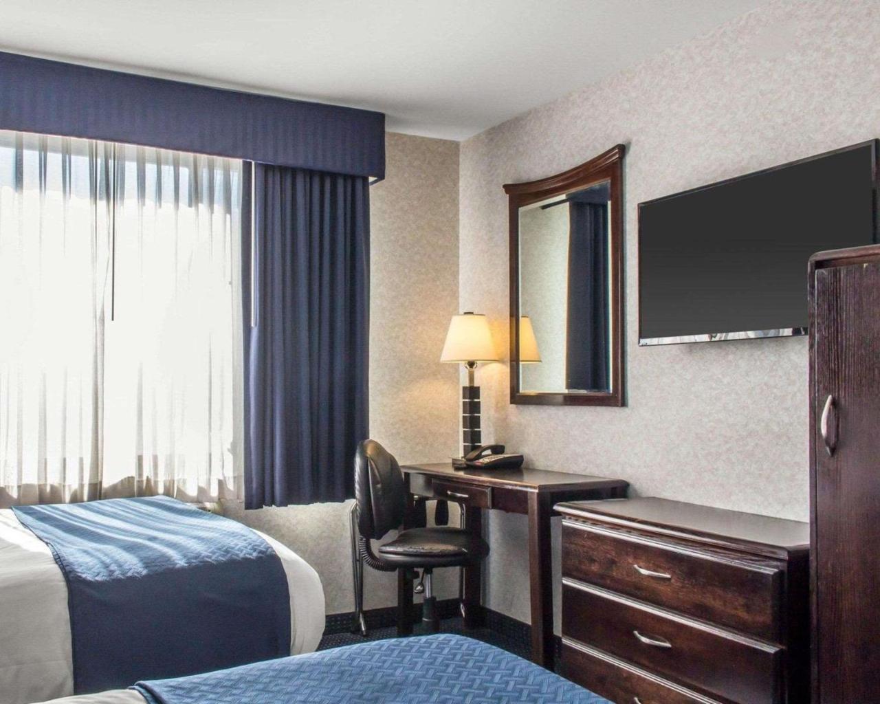 Paramount Inn Floral Park Eksteriør billede